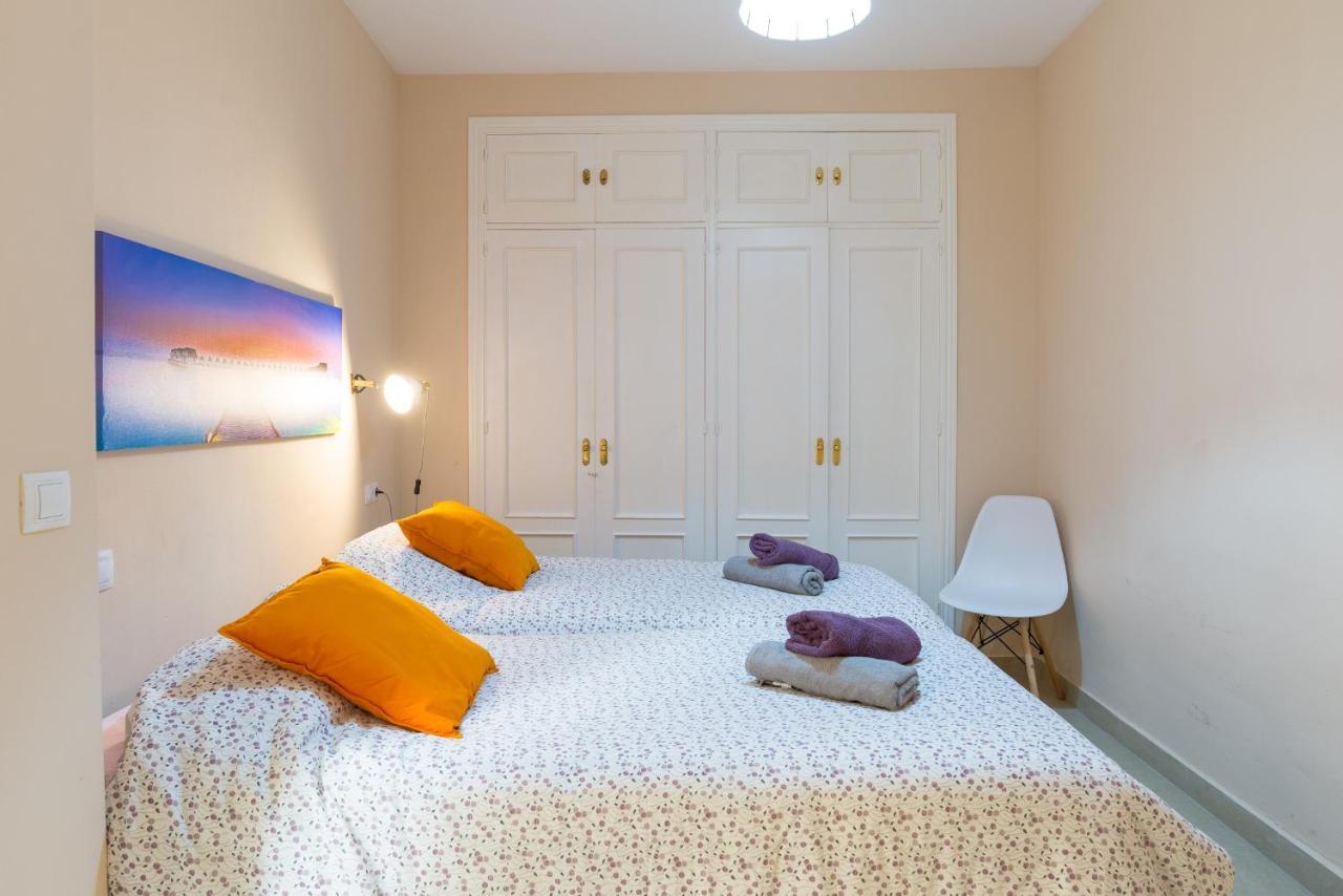 Plaza Merced Historico Parking Incluido Apartment Málaga